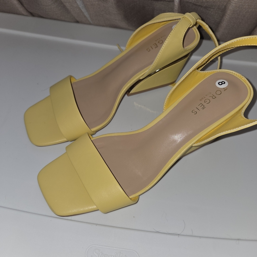 Torgeis 8 Candida butter Yellow Strappy Heels - Picture 9 of 11